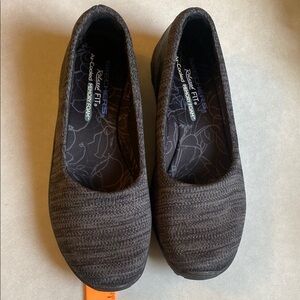 Skechers Black Flats Comfortable Slip-On Loafers like new